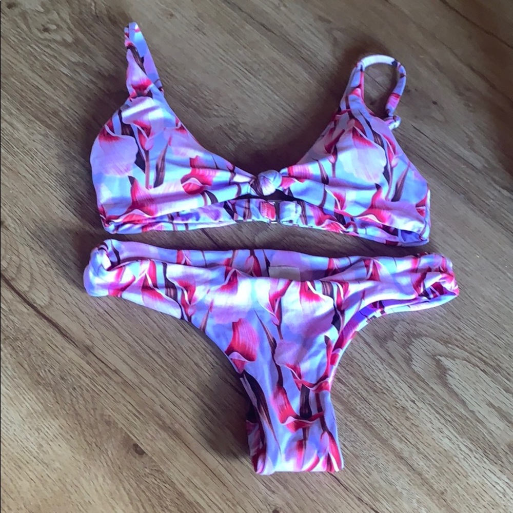 AMA bikini medium top small bottom